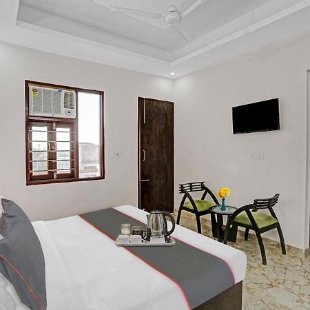 Collection O The Royal Fern Hotel Farrukhnagar Buitenkant foto