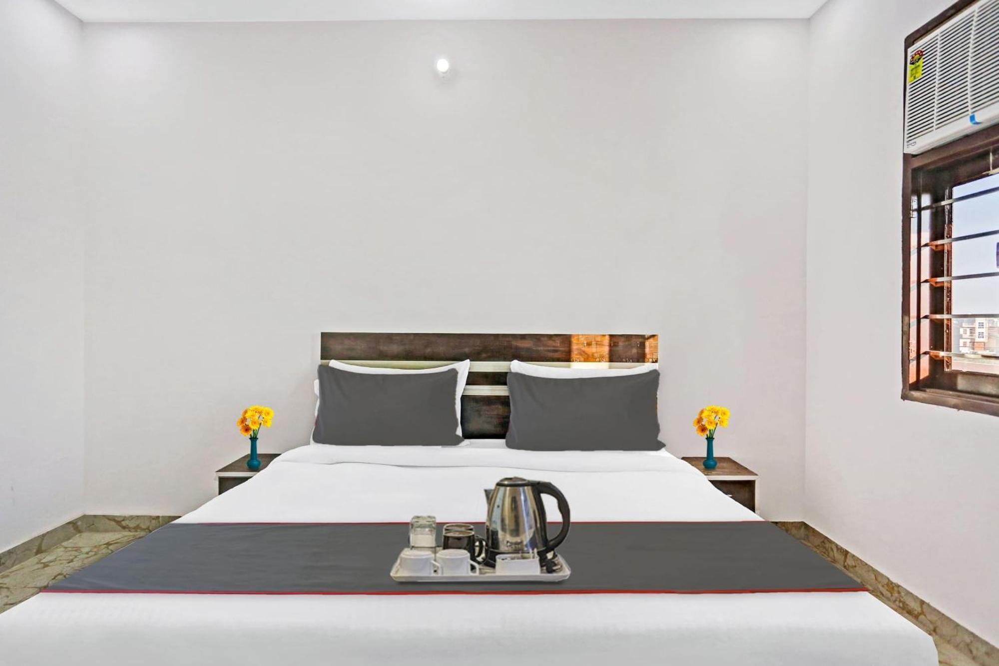 Collection O The Royal Fern Hotel Farrukhnagar Buitenkant foto