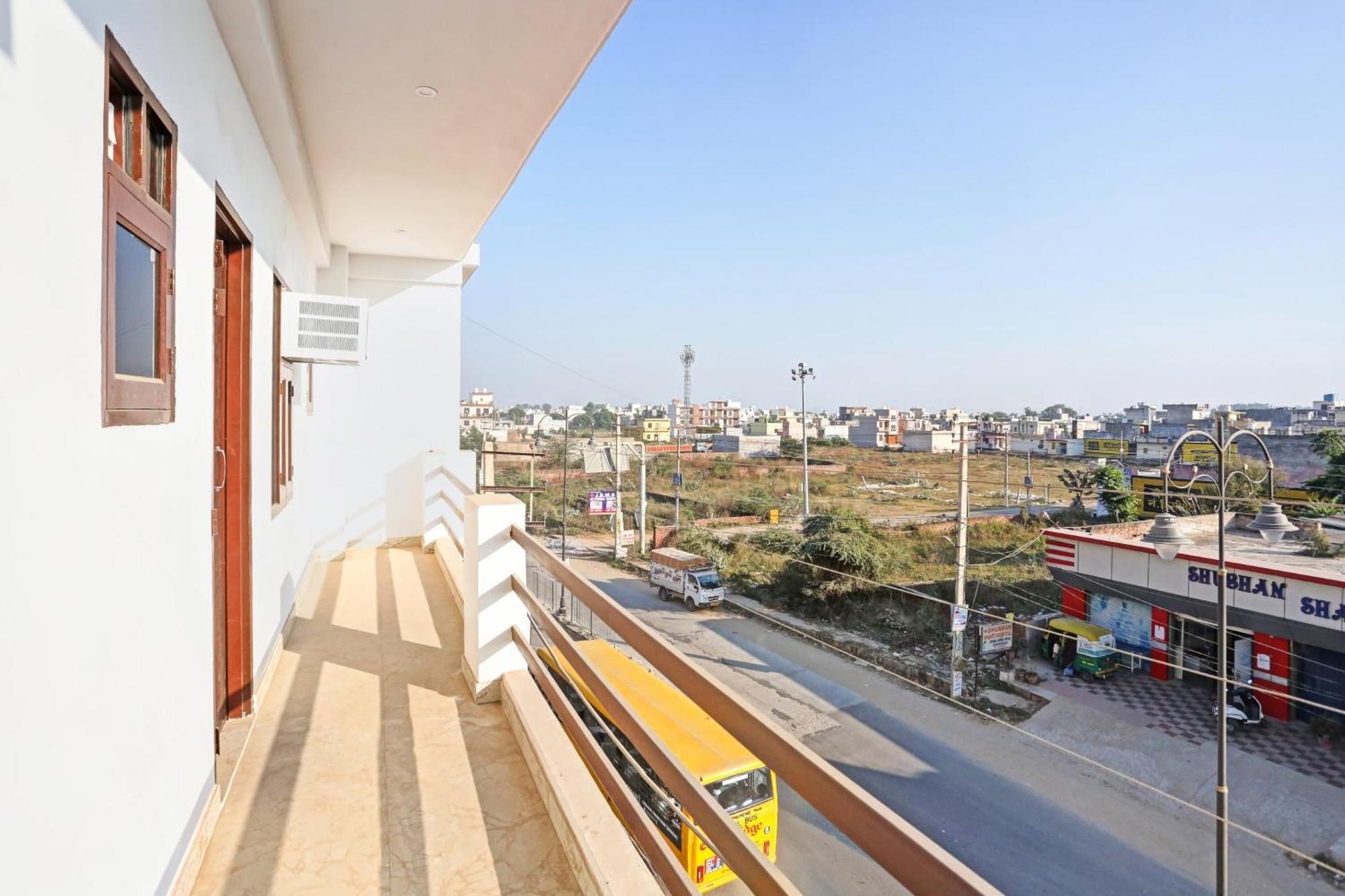Collection O The Royal Fern Hotel Farrukhnagar Buitenkant foto